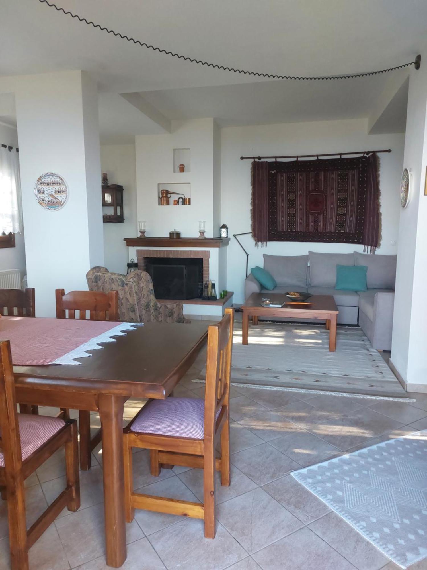 Θαλλώ Luxurious Villa تساغارادا المظهر الخارجي الصورة