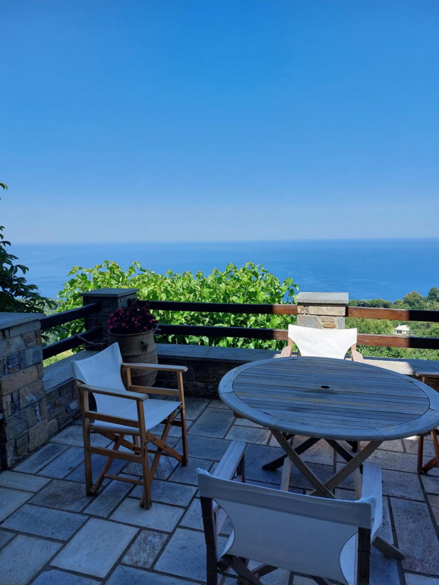 Θαλλώ Luxurious Villa تساغارادا الغرفة الصورة